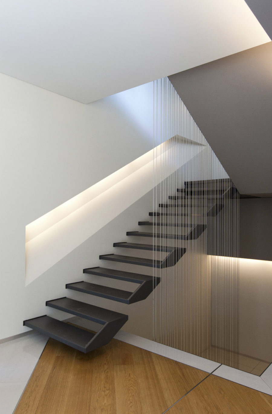 Floating staircase