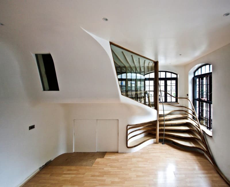 Pure-shaped Wooden Spiraling Staircase